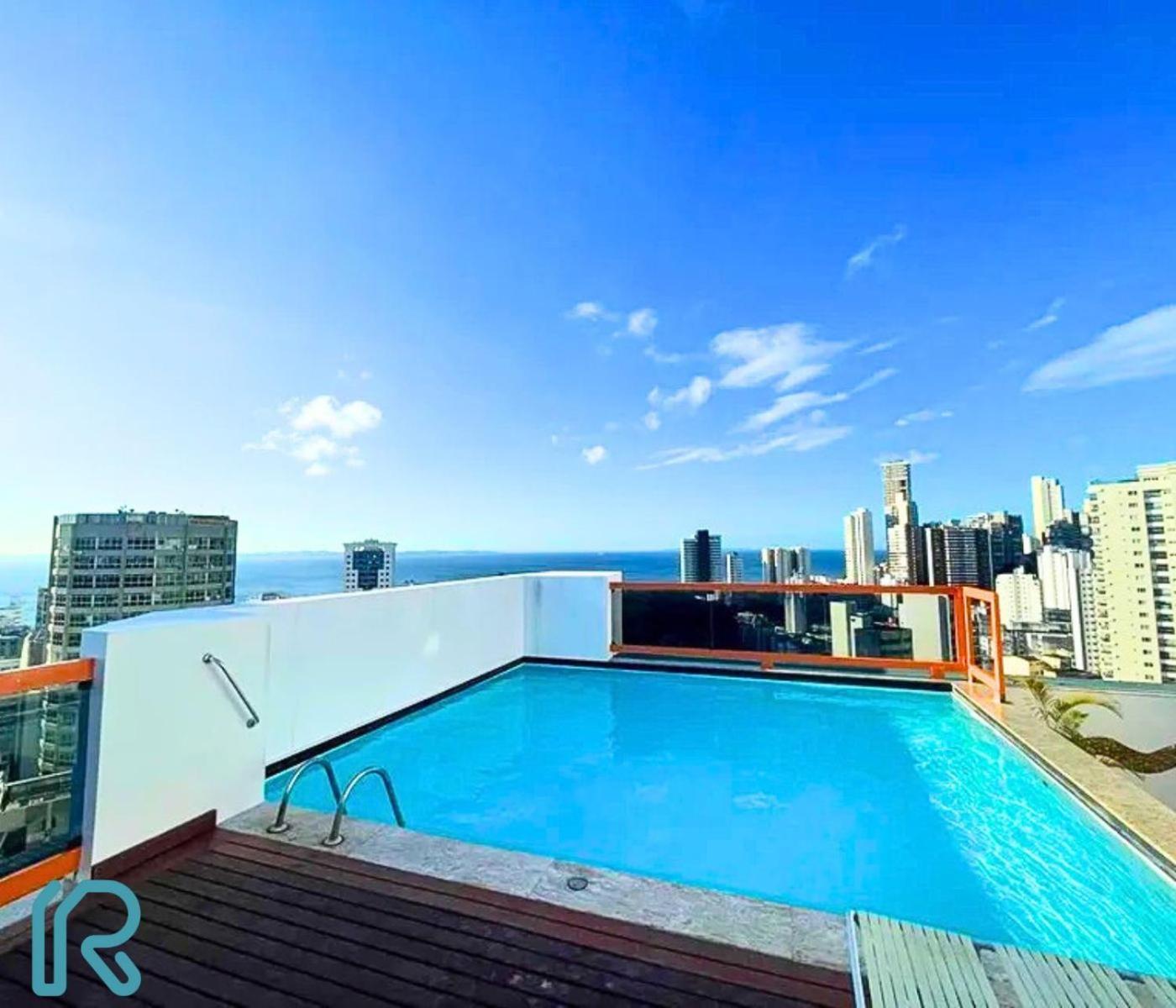 Lindo Apt Vista Mar Completo Com Piscina No Rooftop Do Edf, Proximo Ao Porto Da Barra Сальвадор Экстерьер фото